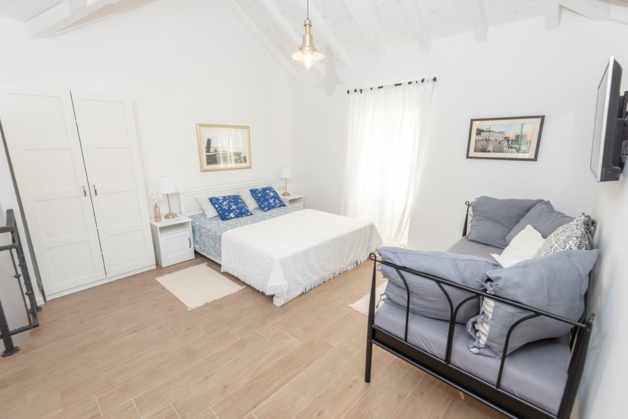 Villa Santa Eufemia Sutomiscica ภายนอก รูปภาพ