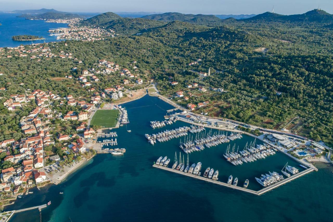 Villa Santa Eufemia Sutomiscica ภายนอก รูปภาพ